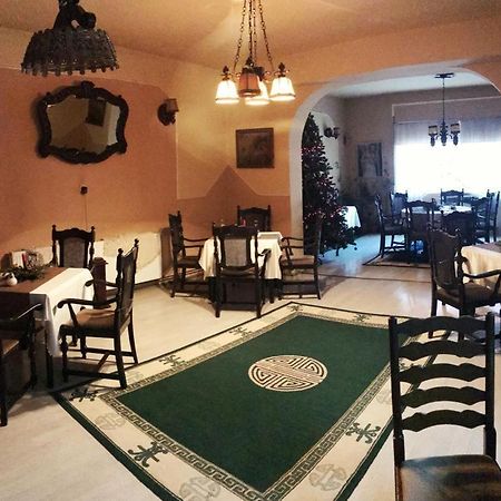 Vila Monica Bed & Breakfast Targu Mures Exterior photo